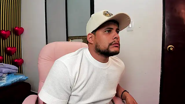 Snapshot of that_temptation chatting on 02/16/25, 06:10 that temptation online show from 02/16/25, 06:10