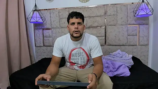 Snapshot of that_temptation chatting on 03/07/25, 06:22 that temptation online show from 03/07/25, 06:22