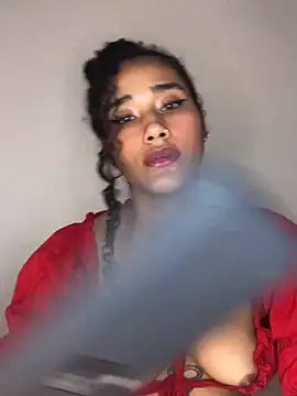 Snapshot of jaderossxx chatting on 02/04/25, 12:08 jaderossxx online show from 02/04/25, 12:08