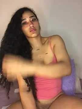 Snapshot of jaderossxx chatting on 03/22/25, 12:04 jaderossxx online show from 03/22/25, 12:04