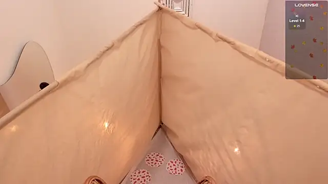 Ariella Ruiz online show from 03/06/25, 06:37