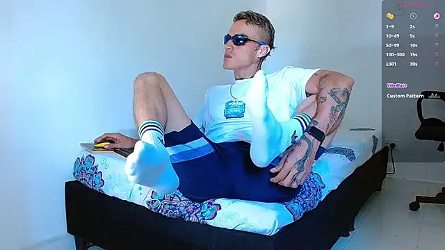 bray hotboy777 online show from 09/28/25, 08:03