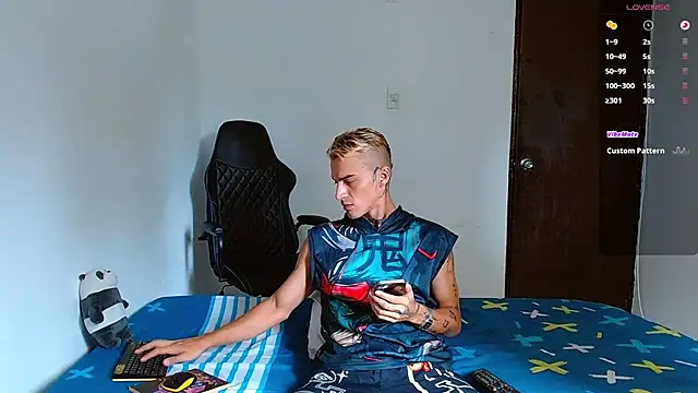 bray hotboy777 online show from 12/05/25, 02:14