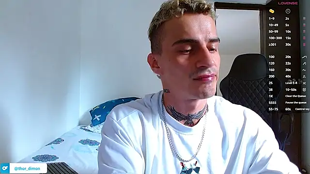 Snapshot of bray_hotboy777 chatting on 07/18/26, 04:11 bray hotboy777 online show from 07/18/26, 04:11