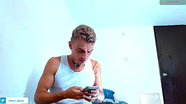Snapshot of bray_hotboy777 chatting on 07/27/26, 01:29 bray hotboy777 online show from 07/27/26, 01:29