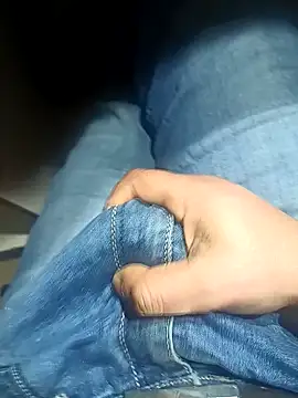 Snapshot of franko1987 chatting on 01/10/25, 12:58 franko1987 online show from 01/10/25, 12:58