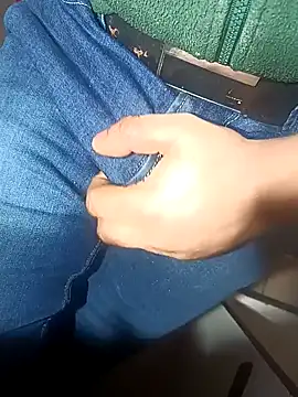 Snapshot of franko1987 chatting on 01/31/25, 09:48 franko1987 online show from 01/31/25, 09:48