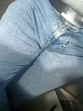 Snapshot of franko1987 chatting on 02/22/25, 04:51 franko1987 online show from 02/22/25, 04:51