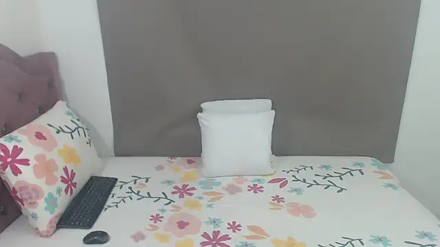 Snapshot of kimberlyjamexxx chatting on 06/03/26, 04:04 kimberlyjamexxx online show from 06/03/26, 04:04