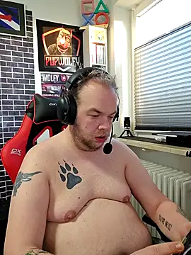 PupW0lfy online show from 12/26/24, 07:35