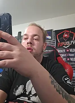 PupW0lfy online show from 10/10/25, 03:11