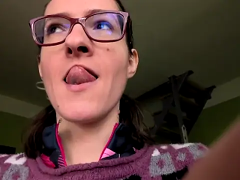 Snapshot of Milky_hairy_mommy chatting on 02/05/26, 08:08 Milky hairy mommy online show from 02/05/26, 08:08