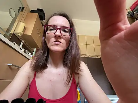 Snapshot of Milky_hairy_mommy chatting on 03/03/26, 09:15 Milky hairy mommy online show from 03/03/26, 09:15