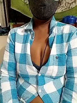 Snapshot of Tamil--Rani chatting on 01/06/25, 02:03 Tamil--Rani online show from 01/06/25, 02:03