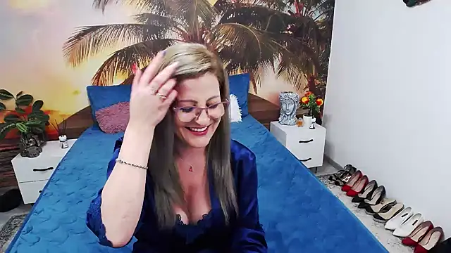 eviajoness online show from 02/16/25, 04:42