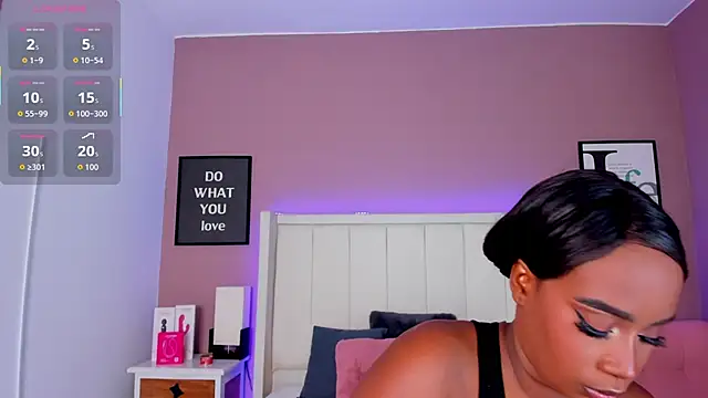 Britanymooree online show from 10/22/25, 07:35