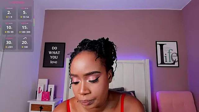 Britanymooree online show from 12/17/25, 08:04