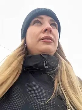 Snapshot of OlgaBuzzz chatting on 01/17/25, 09:17 OlgaBuzzz online show from 01/17/25, 09:17