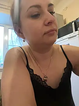 Snapshot of OlgaBuzzz chatting on 02/13/25, 10:44 OlgaBuzzz online show from 02/13/25, 10:44