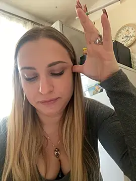 Snapshot of OlgaBuzzz chatting on 03/04/25, 07:19 OlgaBuzzz online show from 03/04/25, 07:19