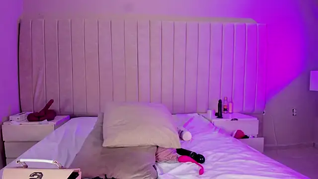 Littleolivia  online show from 01/07/26, 12:51