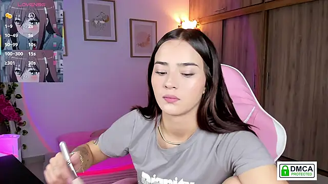 Snapshot of Veronica_isaza__ chatting on 09/23/25, 12:41 Veronica isaza online show from 09/23/25, 12:41