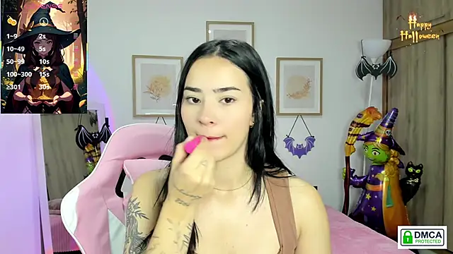 Snapshot of Veronica_isaza__ chatting on 10/03/25, 12:02 Veronica isaza online show from 10/03/25, 12:02