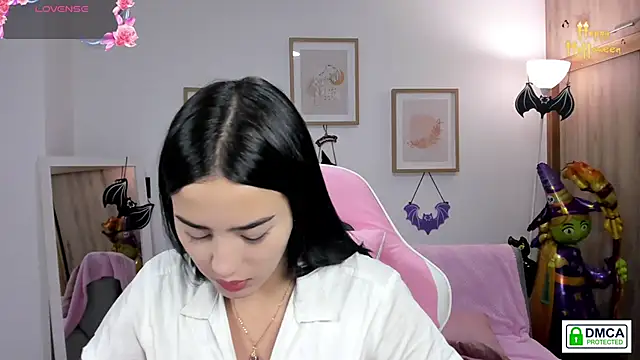 Snapshot of Veronica_isaza__ chatting on 10/06/25, 12:24 Veronica isaza online show from 10/06/25, 12:24