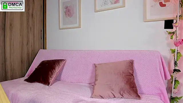 Snapshot of Veronica_isaza__ chatting on 05/07/26, 01:33 Veronica isaza online show from 05/07/26, 01:33