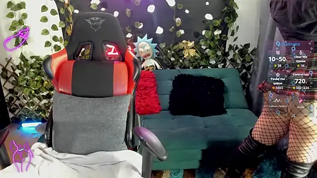 Snapshot of cocochanell6666 chatting on 11/25/25, 08:03 cocochanell6666 online show from 11/25/25, 08:03