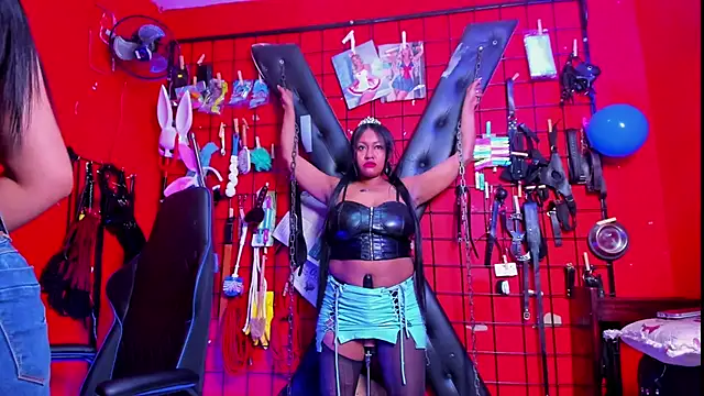 Madame pain  online show from 12/14/24, 01:38