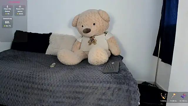 Snapshot of LittleParker chatting on 06/06/26, 01:05 LittleParker online show from 06/06/26, 01:05