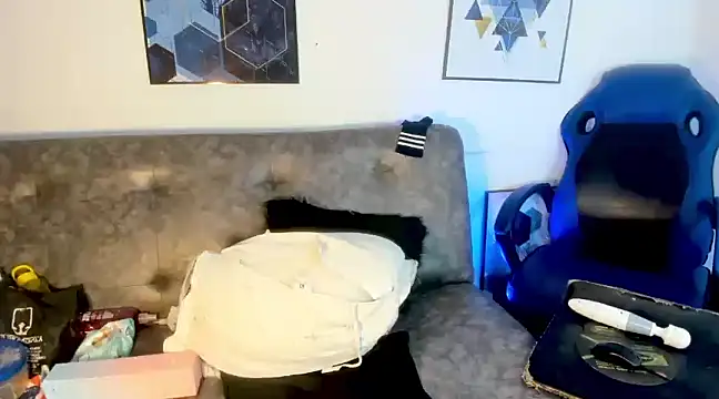 Snapshot of mia_foxts chatting on 02/03/25, 05:40 mia foxts online show from 02/03/25, 05:40