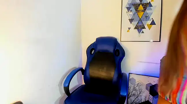 Snapshot of mia_foxts chatting on 02/22/25, 12:16 mia foxts online show from 02/22/25, 12:16