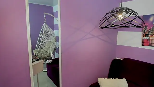 Snapshot of lovely__martina chatting on 12/11/24, 01:37 lovely  martina online show from 12/11/24, 01:37