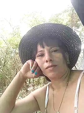 Snapshot of andreu_mature chatting on 03/04/25, 06:39 andreu mature online show from 03/04/25, 06:39