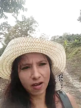 Snapshot of andreu_mature chatting on 03/05/25, 07:27 andreu mature online show from 03/05/25, 07:27