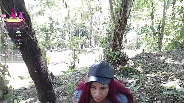 Snapshot of andreu_mature chatting on 11/22/25, 04:17 andreu mature online show from 11/22/25, 04:17