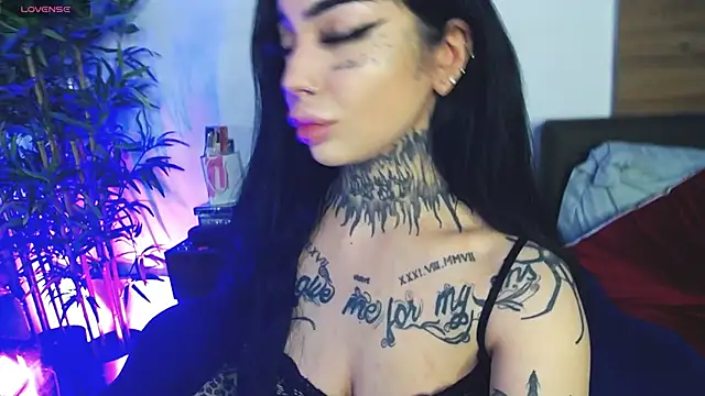 CreamyInkky  online show from 04/15/26, 05:25