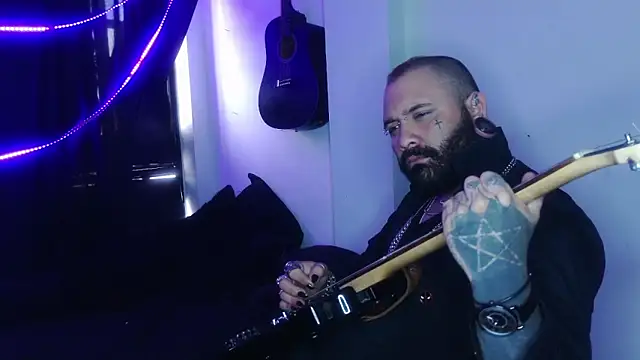 Snapshot of darkclothes chatting on 12/24/24, 03:05 darkclothes online show from 12/24/24, 03:05