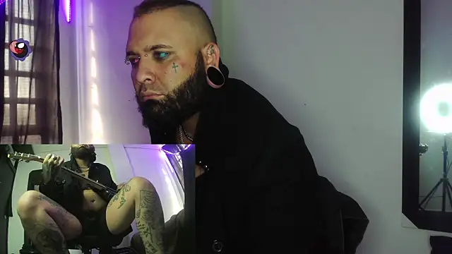 Snapshot of darkclothes chatting on 01/01/25, 08:58 darkclothes online show from 01/01/25, 08:58