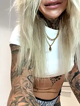 Divina X  online show from 12/22/25, 05:04