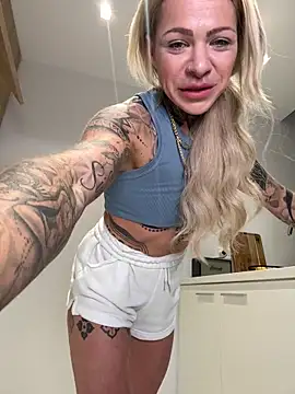 Divina X  online show from 03/11/26, 05:08