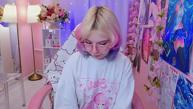 Coconut Mia online show from 11/08/25, 09:57