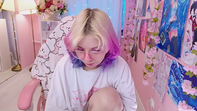 Coconut Mia online show from 11/20/25, 02:17