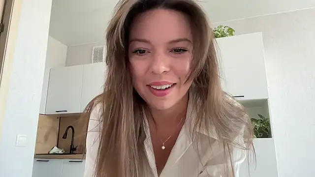 Snapshot of Victoria1Love chatting on 09/15/25, 11:21 Victoria1Love online show from 09/15/25, 11:21