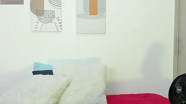 Evawalker  online show from 11/27/25, 04:47