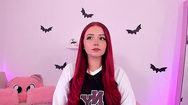 Snapshot of misspaulinaa chatting on 10/15/25, 10:32 misspaulinaa online show from 10/15/25, 10:32