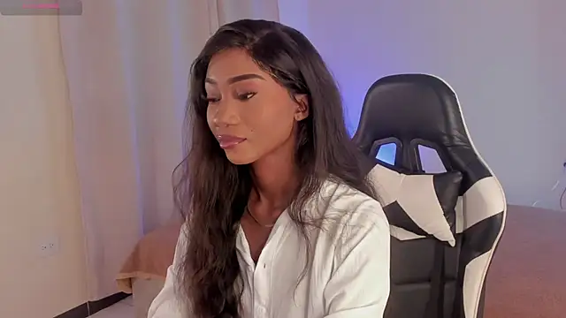 SavannahWildee online show from 02/08/25, 09:04