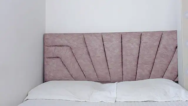 SavannahWildee online show from 05/04/26, 07:54